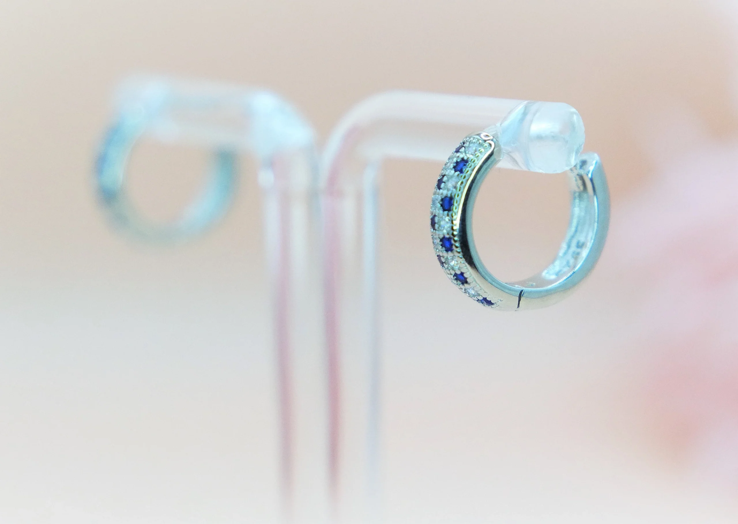 huggie earring design 2 image 1